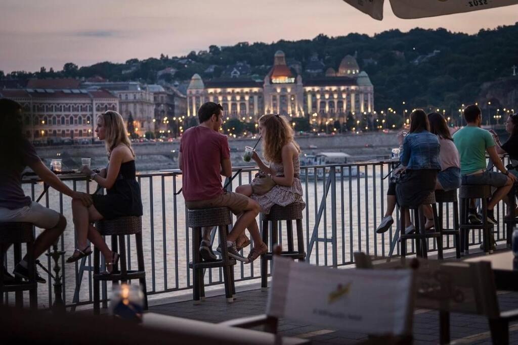 Luxurious Studio Located In The Heart Of Budapest Bagian luar foto
