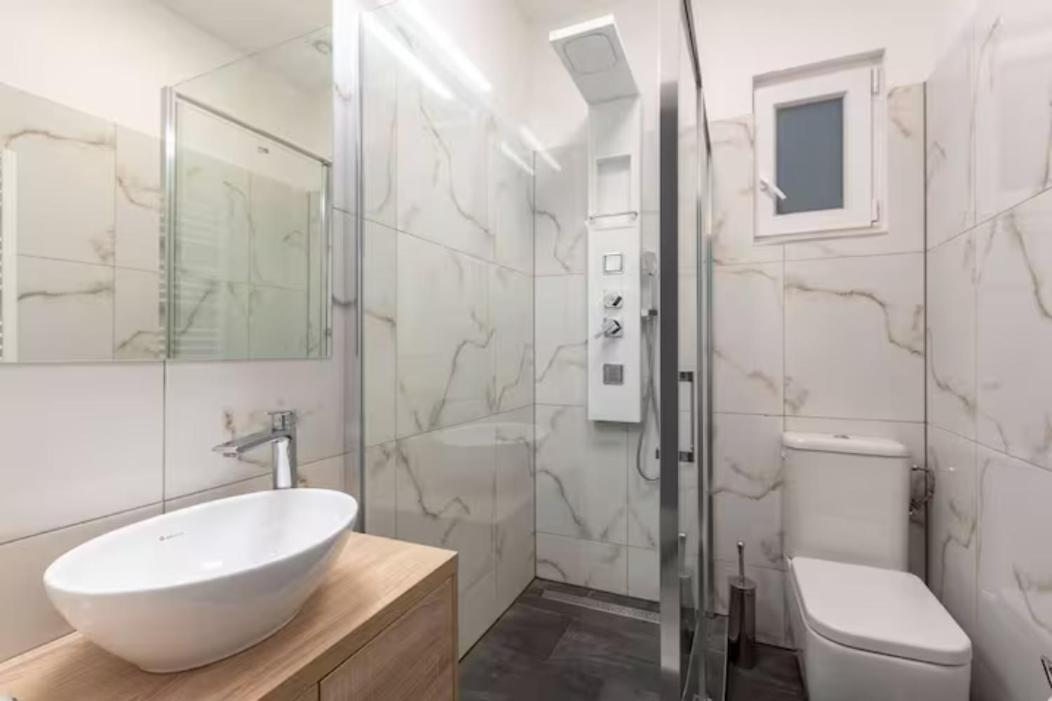 Luxurious Studio Located In The Heart Of Budapest Bagian luar foto